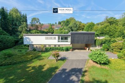 Exklusives Zuhause mit Natursteinfassade und Außenpool in besonderer Lage mit höchster Privatsphäre