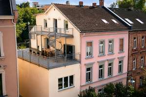 Altbau im Martinsviertel: 5 Zimmer, 120 qm, Balkon, Wintergarten & Carport