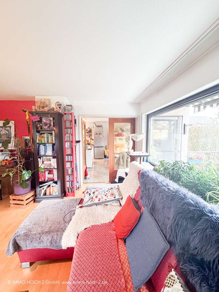 Immobilie in Allmersbach im Tal - Großzügige 6-Zimmer-Wohnung mit Garten, Terrasse, Garage und Einliegerwohnung - Bild 4