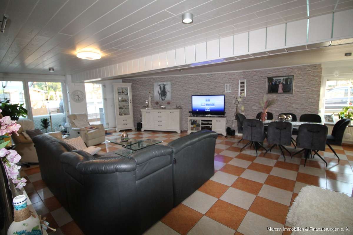 Immobilie in Barsinghausen - gepflegtes Mehrfamilienhaus als Kapitalanlage oder zur Selbstnutzung - Bild 2