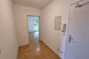 Natur pur, lichte Vierzimmerwohnung mit großem Balkon und Terrasse im 3-Familienhaus – Die vollständige Adresse der Immobilie erhältst du vom Anbieter., 90518 Altdorf bei Nürnberg – Vorschaubild 11