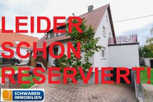 CHARMANT & RUHIG GELEGEN: Zweifamilienhaus mit Garage und schönem Garten in Asselfingen zu verkaufen – Die vollständige Adresse der Immobilie erhältst du vom Anbieter., 89176 Asselfingen – Vorschaubild 1