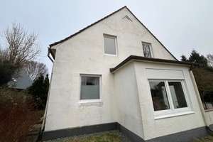 Objekt der vielen Möglichkeiten - Einfamilienhaus sowie zwei Wohnungen – Die vollständige Adresse der Immobilie erhältst du vom Anbieter., 27476 Cuxhaven – Vorschaubild 1