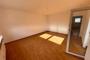 3-Raum-Wohnung mit Balkon und Parkplatz in Frankfurt am Main  – 65931 Zeilsheim, Frankfurt am Main – Vorschaubild 3