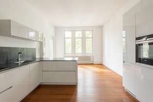 Großzügige Altbauwohnung mit Balkon in zentraler Lage von Karlsruhe – Die vollständige Adresse der Immobilie erhältst du vom Anbieter., 76133 Südweststadt, Karlsruhe – Vorschaubild 5