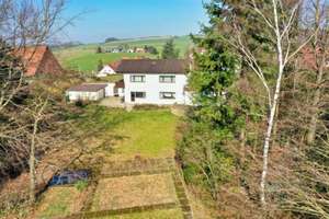 Verwirklichen Sie sich in diesem großen EFH mit ausladendem Grundstück und ELW
 – Die vollständige Adresse der Immobilie erhältst du vom Anbieter., 31848 Bad Münder am Deister – Vorschaubild 3