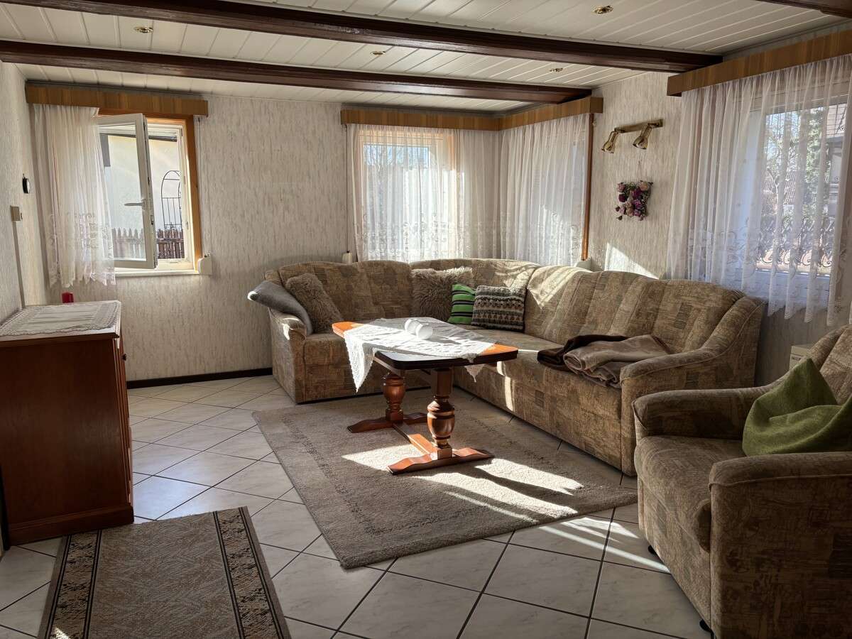 Immobilie in Neusalza-Spremberg - Gepflegtes Wohnhaus mit Garage und Schuppen - Bild 1