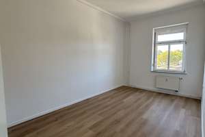 Gemütliche Zweizimmerwohnung mit Balkon und schönem Blick über die Wilhelma
