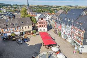 Denkmalgeschütztes Wohnhaus mit Hof und Nebengebäude im Herzen von Bad Camberg – Die vollständige Adresse der Immobilie erhältst du vom Anbieter., 65520 Bad Camberg – Vorschaubild 2