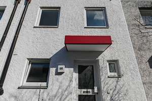 Vor den Toren Münchens: Modernisiert, bezugsbereit und familienfreundlich – Die vollständige Adresse der Immobilie erhältst du vom Anbieter., 85716 Unterschleißheim – Vorschaubild 2