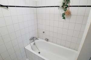 2-Zi-Wohnung im gepflegten Altbau – Neuhäuserstraße 5, 86154 Augsburg – Vorschaubild 7