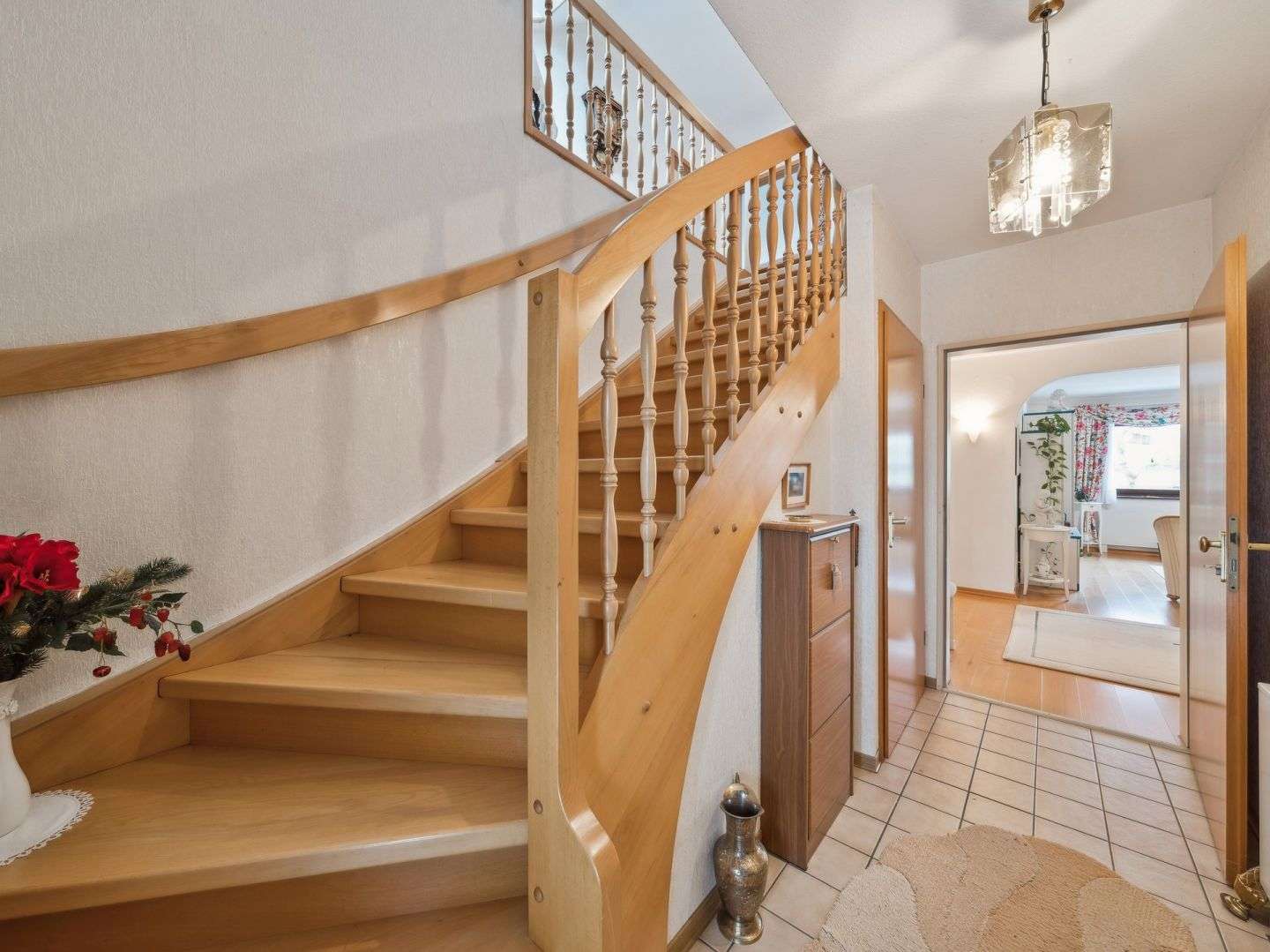 Immobilie in Bad Belzig - Großzügiges Zweifamilienhaus mit 8 Zimmern, Gartenidylle und Vollkeller in Bad Belzig - Bild 0