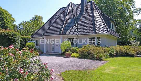 Bild von Eleganz, Komfort und pure Lebensfreude mit Sauna, Parkgrundstück und ausgezeichneter Anbindung!