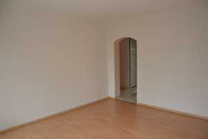 Freundliche und gepflegte 3-Raum-Wohnung mit Balkon in Köln Eil – Duisburger Straße 17, 51145 Köln – Vorschaubild 2