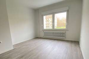 Schöne Aussicht garantiert: barrierefreie, renovierte 2-Zimmer-Wohnung mit Aufzug – Dietherichweg 7, 45309 Schonnebeck, Essen – Vorschaubild 4