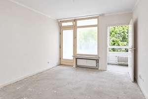 Gut geschnittene 2,5-Zimmer-Wohnung mit Balkon!! Ab Sofort!