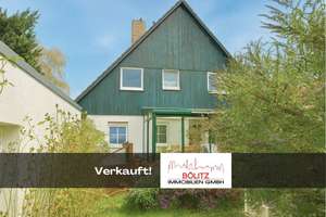 Selten in Rudow: Holz-DHH mit 4,5 Zi.+ Wintergarten auf 140m² Wfl./Nutzfl., Garten und Garage