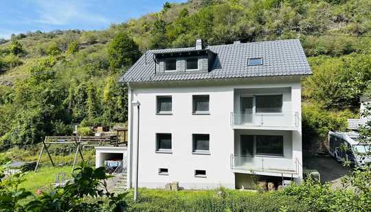 Bild von Saniertes Mehrfamilienhaus in Rheinhöhenlage