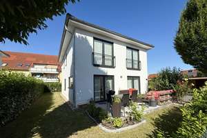 Einfamilienhaus Baujahr 2022 
(143 m², 5 Zimmer) 
Top-Lage bei Leipzig & Halle – Semoyer Weg 3, 6796 Brehna – Vorschaubild 4