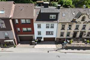 NEU: Ein Haus mit zwei Wohnungen, Doppelgarage und Terrasse zu verkaufen im schönen Altena!!! – Märkischer Kreis – Vorschaubild 2