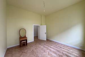 Sanierte 3-Zimmer-Hochparterrewohnung mit Parkett, Einbauküche und moderner Ausstattung - Oststadt