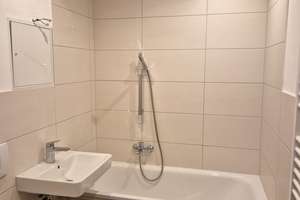 Familienangebot: zwei Bäder mit Wanne und Dusche + super Spielplatz + 5% Kinderrabatt – Friedrich-Viertel-Str. 88, 9123 Hutholz, Chemnitz – Vorschaubild 9
