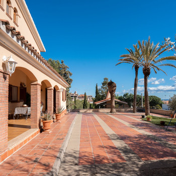 Masia zum Verkauf nahe Reus und Tarragona: Natur und Meer an einem Ort.