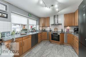 Wohnen mit Stil: Großzügiges Haus mit 6 Zimmern, Wintergarten, Doppelgarage, Kamin & Einliegerwhg! – Die vollständige Adresse der Immobilie erhältst du vom Anbieter., 74211 Leingarten – Vorschaubild 13