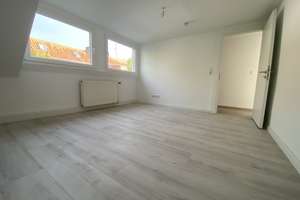 TOP 2-Zimmer WG-geeignete Wohnung mit Einbauküche in Ehrenfeld – Die vollständige Adresse der Immobilie erhältst du vom Anbieter., 50823 Ehrenfeld (Ortsteil), Köln – Vorschaubild 2