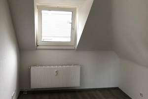 Dachgeschosswohnung mit 2,5 Zimmer in Kaßlerfeld – Kaßlerfelder Straße 45, 47059 Kaßlerfeld, Duisburg – Vorschaubild 2