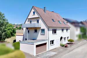 Gepflegtes 4-Familienhaus mit 2.881 m² Grundstücksfläche – Die vollständige Adresse der Immobilie erhältst du vom Anbieter., 73269 Hochdorf – Vorschaubild 1
