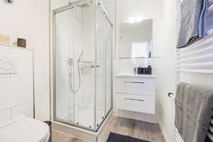 Eigennutzung und Kapitalanlage - Penthouse mit drei Studenten Apartments in idealer Lage in Freiburg – 79115 Haslach-Egerten, Freiburg im Breisgau – Vorschaubild 15