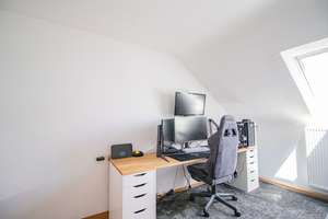 Vermietete 2-Zimmer-Dachgeschosswohnung mit Einbauküche und Stellplatz – Die vollständige Adresse der Immobilie erhältst du vom Anbieter., 72290 Loßburg – Vorschaubild 3