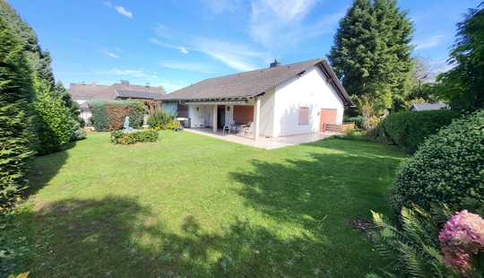 Bild von Stilvoller Bungalow mit großem Garten in ruhiger Lage