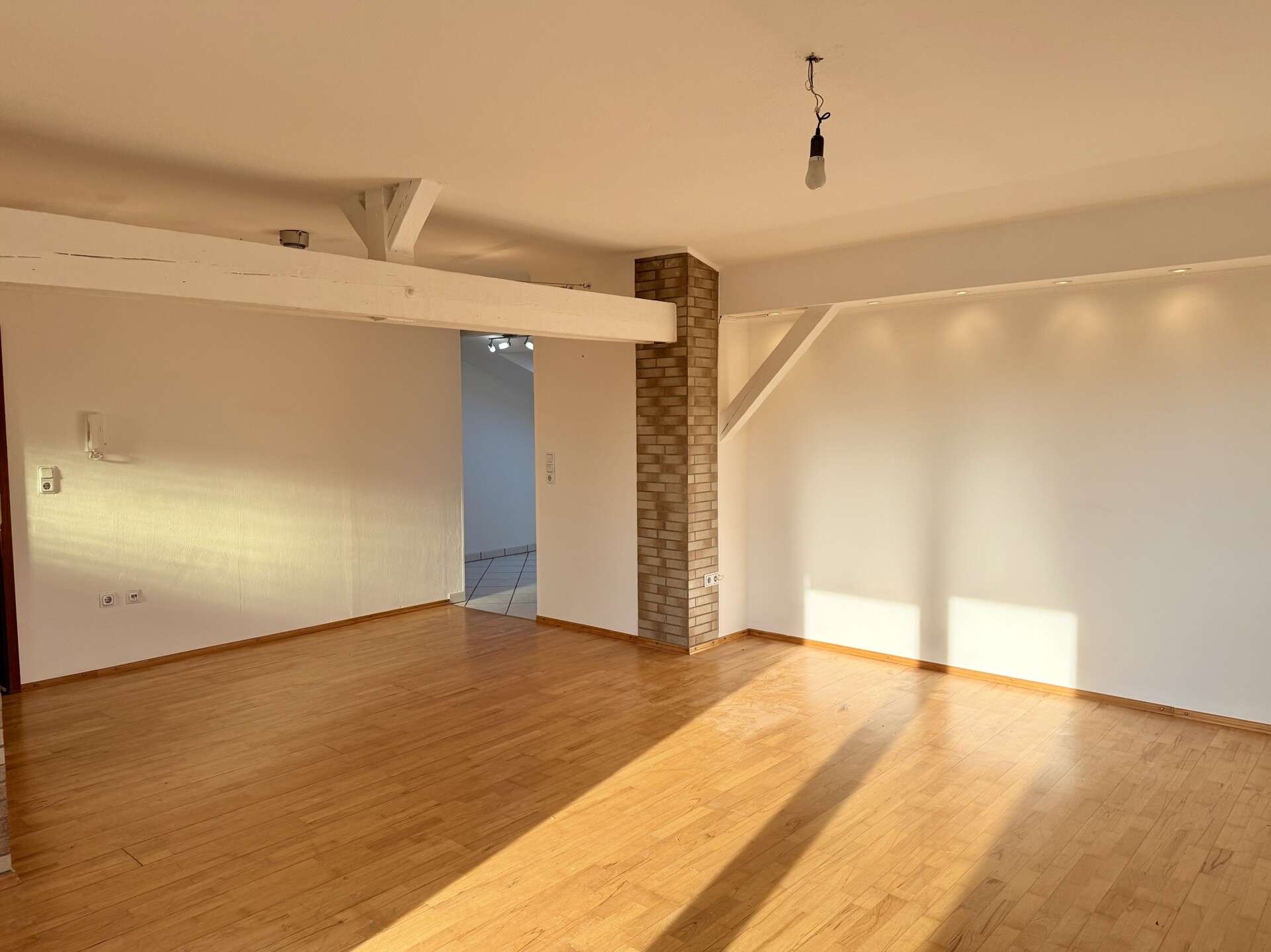 Immobilie in Wallerfangen - Großzügige 3ZKB-Eigentumswohnung mit schöner Loggia in ruhiger Lage von Wallerfangen-OT zu verkaufen - Bild 2