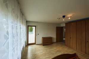 Viel Platz für Ihre individuellen Wünsche: Top-Gepflegtes Wohnhaus mit Büro und großem Grundstück – Tuttlingen (Kreis) – Vorschaubild 39