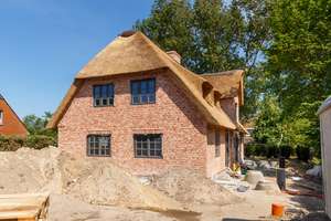 Luxuriöses Neubauprojekt: Doppelhaushälfte unter Reet  in Archsum (Ferienwohnen) Hausteil 2 – Die vollständige Adresse der Immobilie erhältst du vom Anbieter., 25980 Sylt (Gemeinde) – Vorschaubild 4