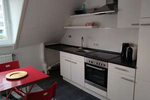 Großzügig geschnittene 2-Zimmer mit Einbauküche im Biebrich – Bunsenstr. 1, 65187 Biebrich, Wiesbaden – Vorschaubild 1