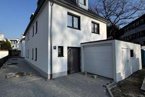EXKLUSIVES WOHNERLEBNIS: Hochwertige Doppelhaushälfte (Neubau) nahe Nymphenburg