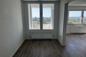 Blick über Hamburg: 3-Zimmer-Wohnung mit Balkon – Korallusring 9, 21109 Wilhelmsburg, Hamburg – Vorschaubild 2