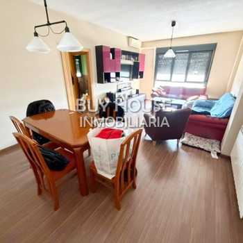 GERÄUMIGE WOHNUNG IN VELILLA DE SAN ANTONIO, MADRID.