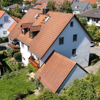 Haus im Haus - Grosszügige Maisonette-Wohnung mit Balkon, Garten und Garage in Röhrmoos!