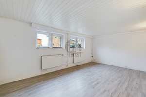 Großzügiger Bungalow mit Pool, Einliegerwohnung im UG, ausbaufähigem Dachboden & großem Garten! – Hannover (Kreis) – Vorschaubild 11