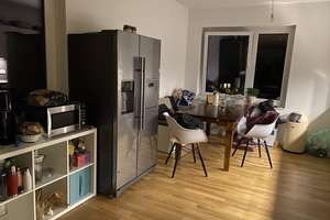 Leben am Wasser in extravaganter Lage 4-Zimmer-Wohnung