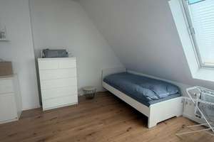 Zentral gelegene 1-Zimmer-Dachgeschosswohnung mit Aufzug – Stiftstraße 6–8