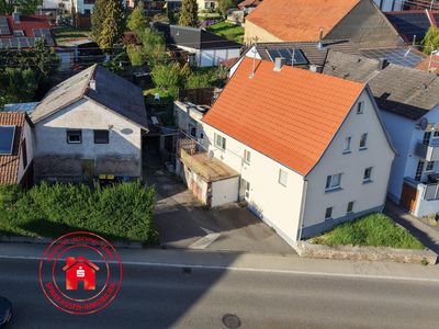 2 Wohnhäuser mit Nebengebäude in zentraler Lage von Unterbalbach