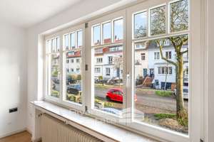 Charmante 3-Zimmer-Wohnung im Hochparterre mit Balkon, Garage und grünem Gemeinschaftsgarten – Die vollständige Adresse der Immobilie erhältst du vom Anbieter., 28209 Schwachhausen (Ortsteil), Bremen – Vorschaubild 4