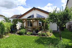Lichtdurchfluteter Bungalow mit viel Komfort und modernster Technik - Provisionsfrei! – Die vollständige Adresse der Immobilie erhältst du vom Anbieter., 84478 Waldkraiburg – Vorschaubild 1