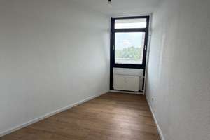 [LIS-10850] Moderne 4-Zimmer-Wohnung mit Balkon in Köln-Weiden – Ostlandstr. 34, 50858 Weiden, Köln – Vorschaubild 5