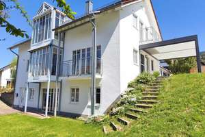 260 m2 Wohnhaus m. Einliegerwhg., PV-Anlage, Pelletshzg. u. Fernblick in naturnaher Wohnlage b. DEG! – Die vollständige Adresse der Immobilie erhältst du vom Anbieter., 94539 Grafling – Vorschaubild 2